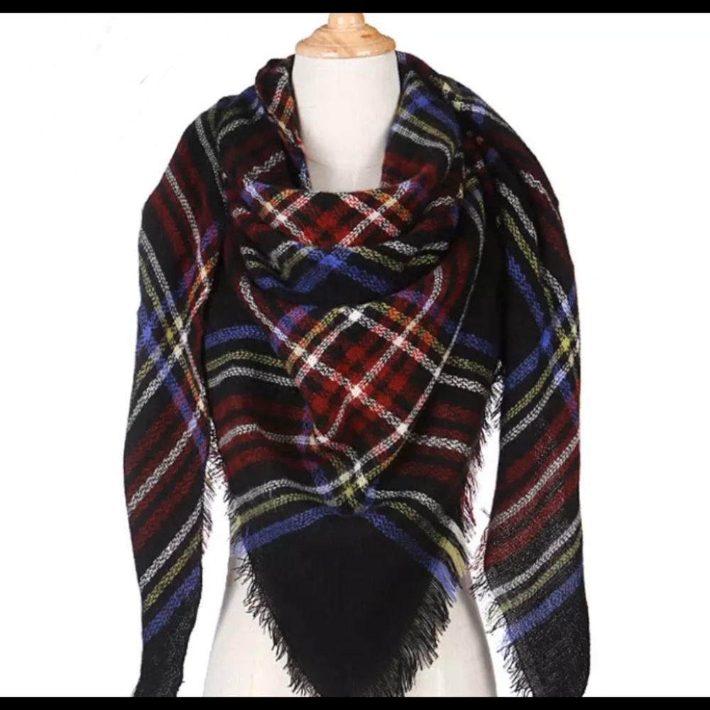 Scarfs - Picture 3 of 7